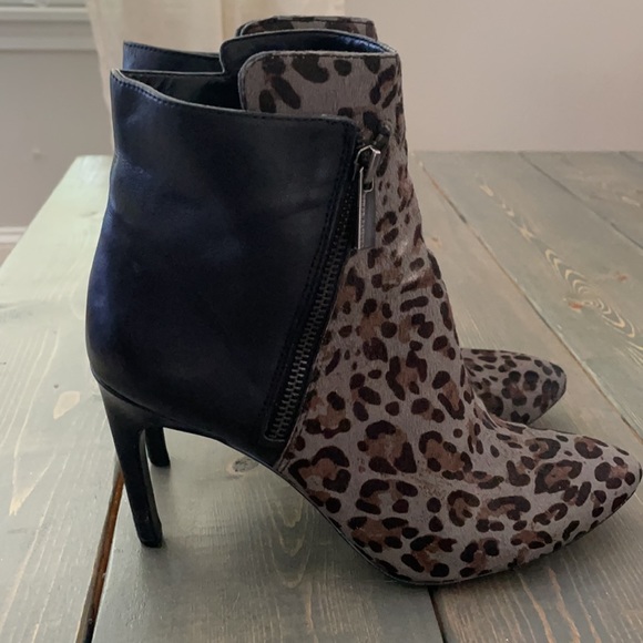 Vince Camuto leopard bootie heels - Picture 4 of 8